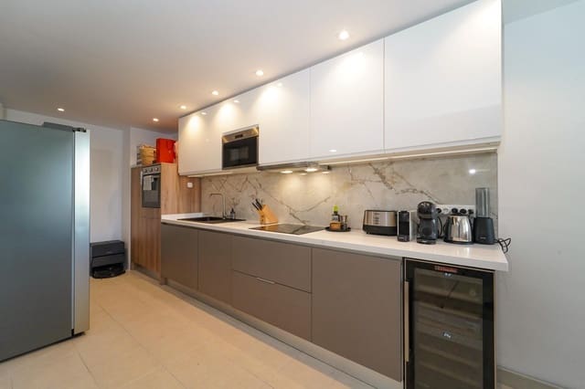 3 soverom Leilighet til salgs i Elviria, Marbella med svømmebasseng garasje - € 440 000 (Ref: 10150382)