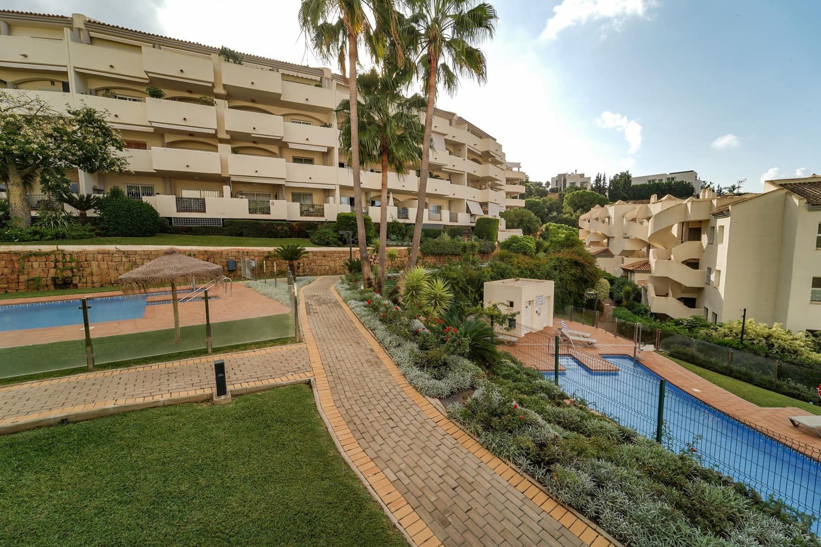 3 soverom Leilighet til salgs i Elviria med svømmebasseng garasje - € 440 000 (Ref: 10150382)