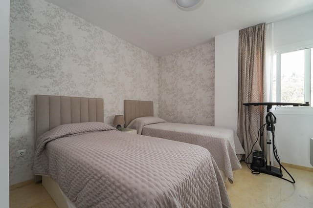 3 soverom Leilighet til salgs i Elviria, Marbella med svømmebasseng garasje - € 440 000 (Ref: 10150382)