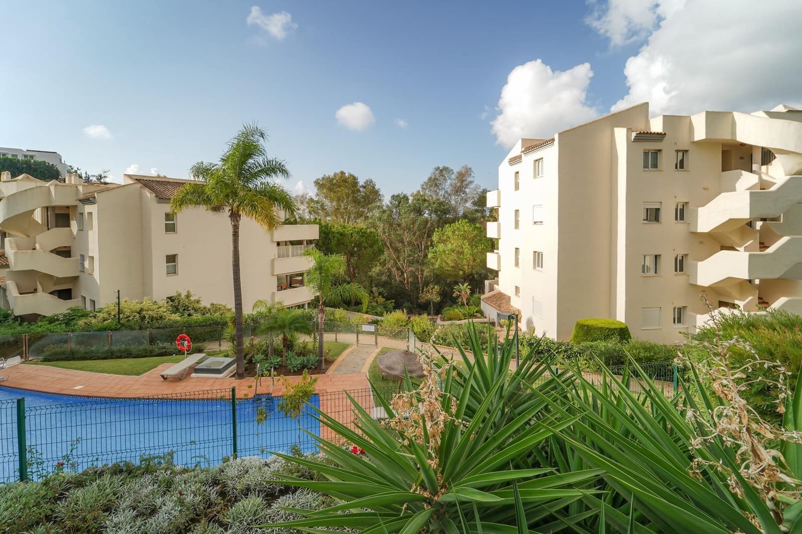 3 soverom Leilighet til salgs i Elviria med svømmebasseng garasje - € 440 000 (Ref: 10150382)