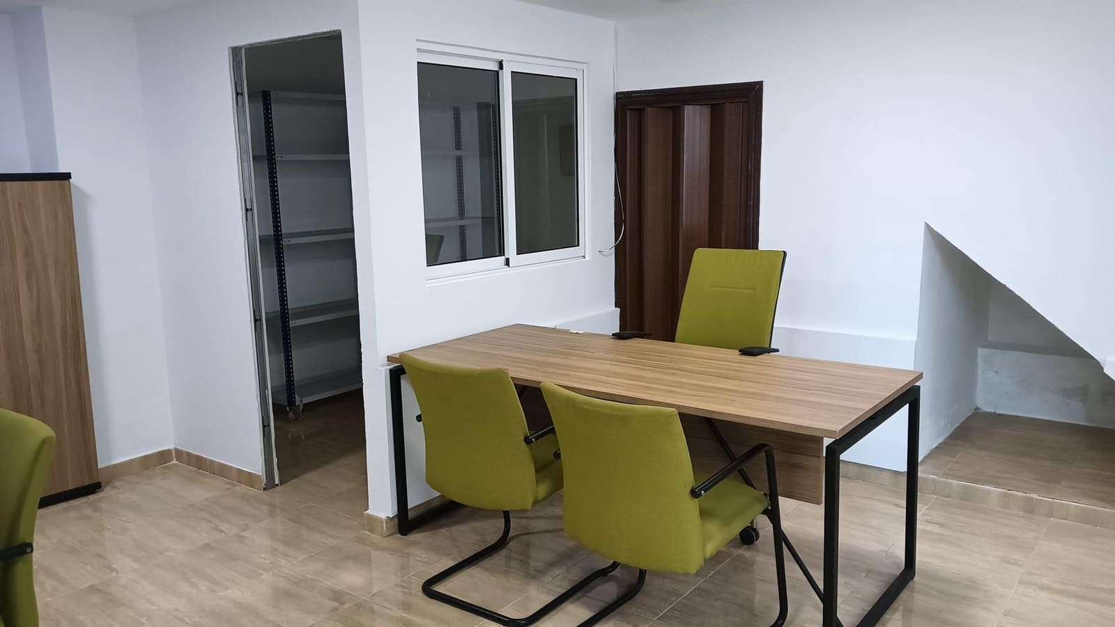 Commercial for rent in Ceuta - € 550 (Ref: 10150384)