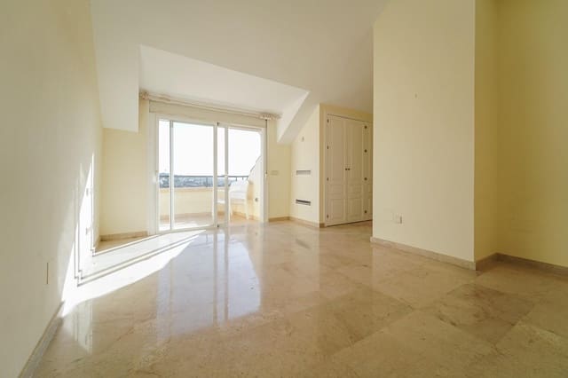 3 quarto Penthouse para venda em Elviria, Marbella com piscina garagem - 920 000 € (Ref: 10150385)