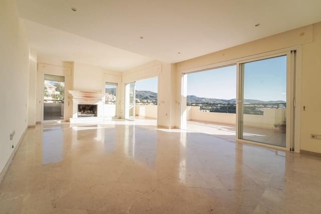 3 quarto Penthouse para venda em Elviria, Marbella com piscina garagem - 920 000 € (Ref: 10150385)