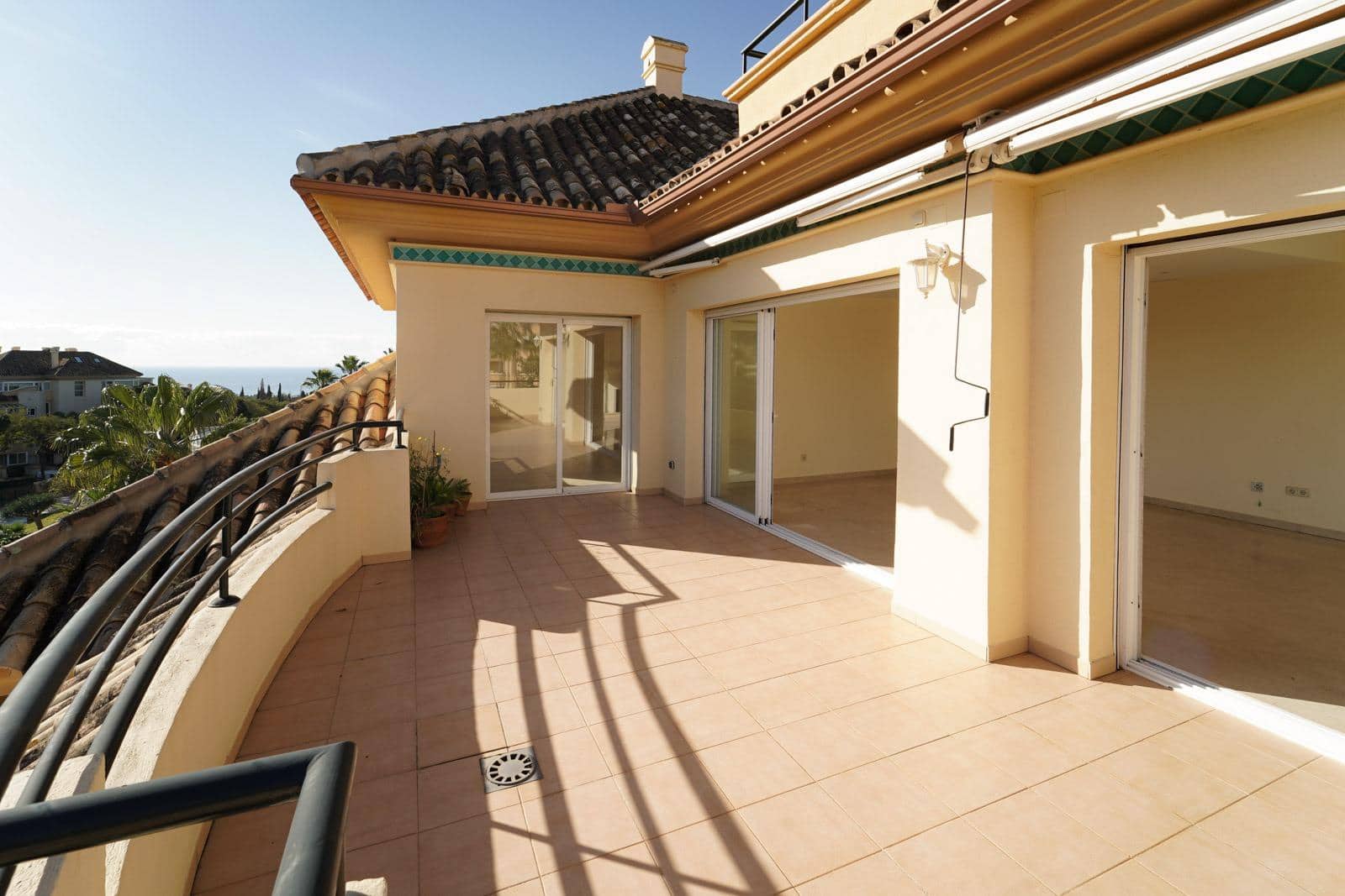 3 quarto Penthouse para venda em Elviria com piscina garagem - 920 000 € (Ref: 10150385)