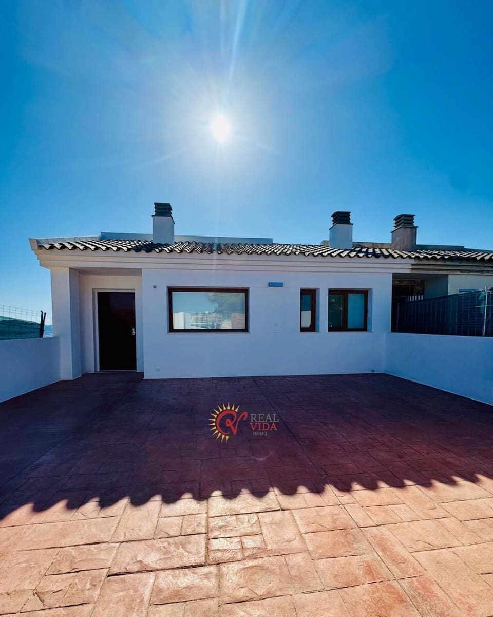 4 quarto Moradia Geminada para venda em La Nucia com piscina garagem - 465 000 € (Ref: 10062553)