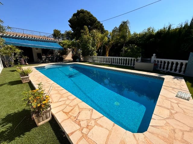 6 soveværelse Villa til salg i Pueblo - Urbanizaciones, Alfaz del Pi / L'Alfàs del Pi med swimmingpool garage - € 590.000 (Ref: 10062576)