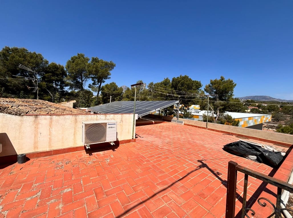 6 soveværelse Villa til salg i Alfaz del Pi / L'Alfas del Pi med swimmingpool garage - € 590.000 (Ref: 10062576)