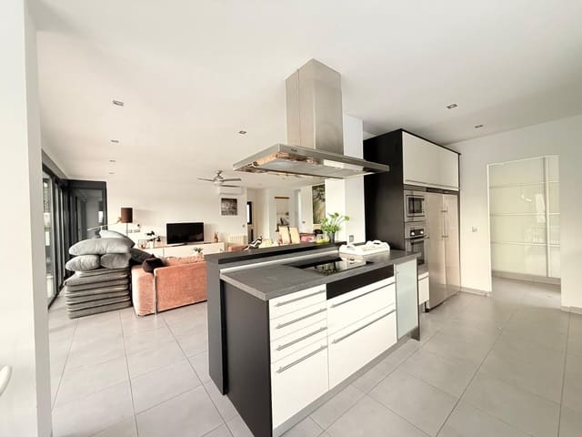 4 Zimmer Villa zu verkaufen in Altea la Vella, Altea mit Pool Garage - 880.000 € (Ref: 10062592)