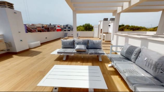 2 bedroom Bungalow for sale in Torrevieja with pool garage - € 326,000 (Ref: 10062593)