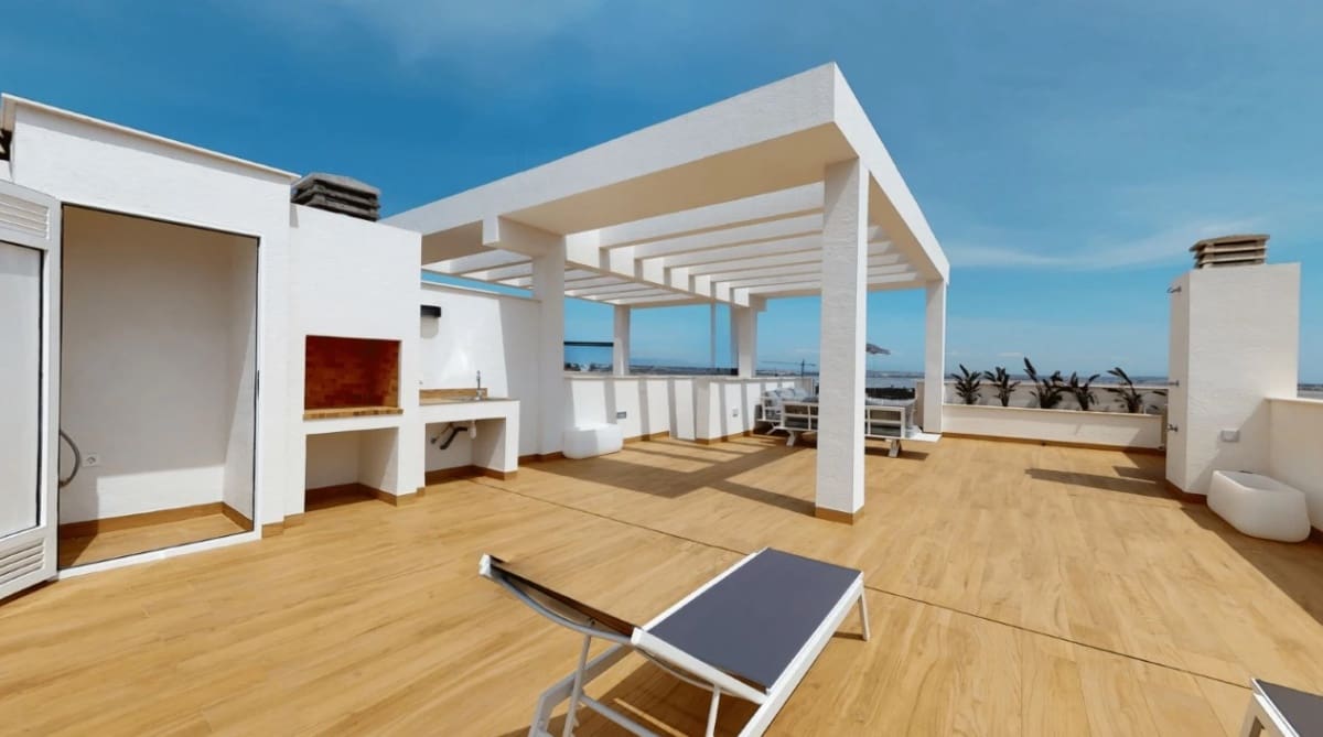2 bedroom Bungalow for sale in Torrevieja with pool garage - € 326,000 (Ref: 10062593)