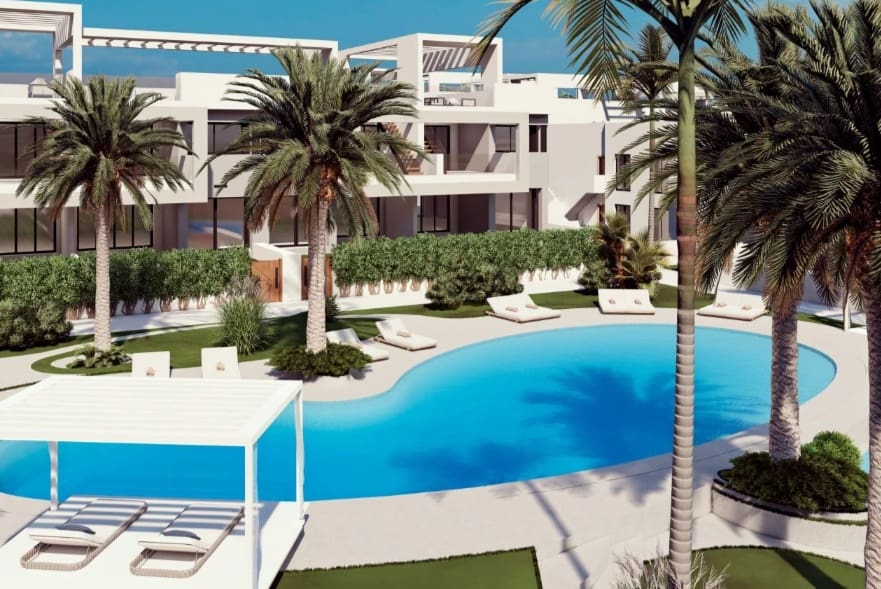 2 bedroom Bungalow for sale in Torrevieja with pool garage - € 326,000 (Ref: 10062593)
