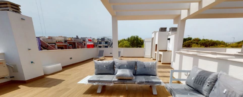 2 bedroom Bungalow for sale in Torrevieja with pool garage - € 326,000 (Ref: 10062593)