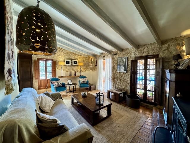 3 Zimmer Villa zu verkaufen in Relleu mit Pool Garage - 645.000 € (Ref: 10070335)