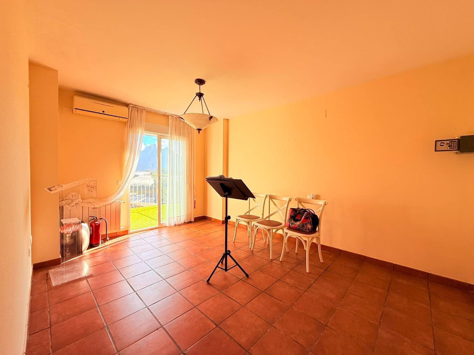 4 bedroom Villa for sale in Callosa d'En Sarria with pool garage - € 429,000 (Ref: 10145749)