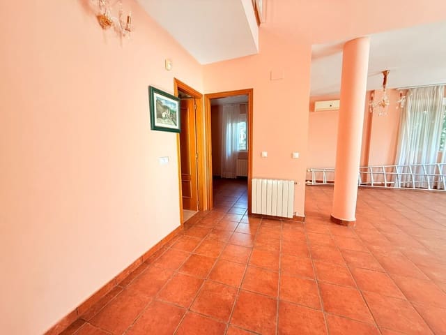 4 bedroom Villa for sale in Callosa d'En Sarrià with pool garage - € 429,000 (Ref: 10145749)