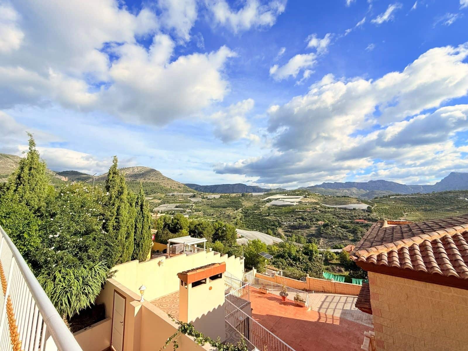 4 bedroom Villa for sale in Callosa d'En Sarria with pool garage - € 429,000 (Ref: 10145749)