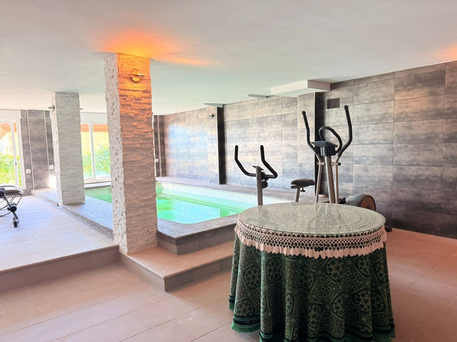 4 bedroom Villa for sale in Callosa d'En Sarria with pool garage - € 429,000 (Ref: 10145749)