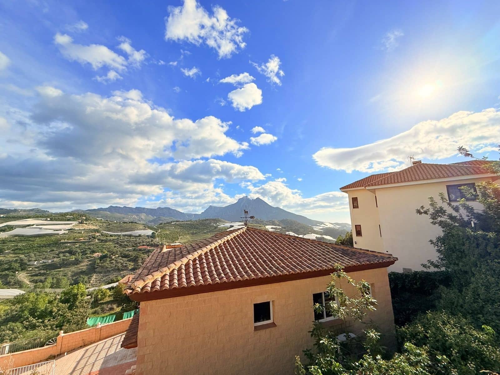 4 bedroom Villa for sale in Callosa d'En Sarria with pool garage - € 429,000 (Ref: 10145749)