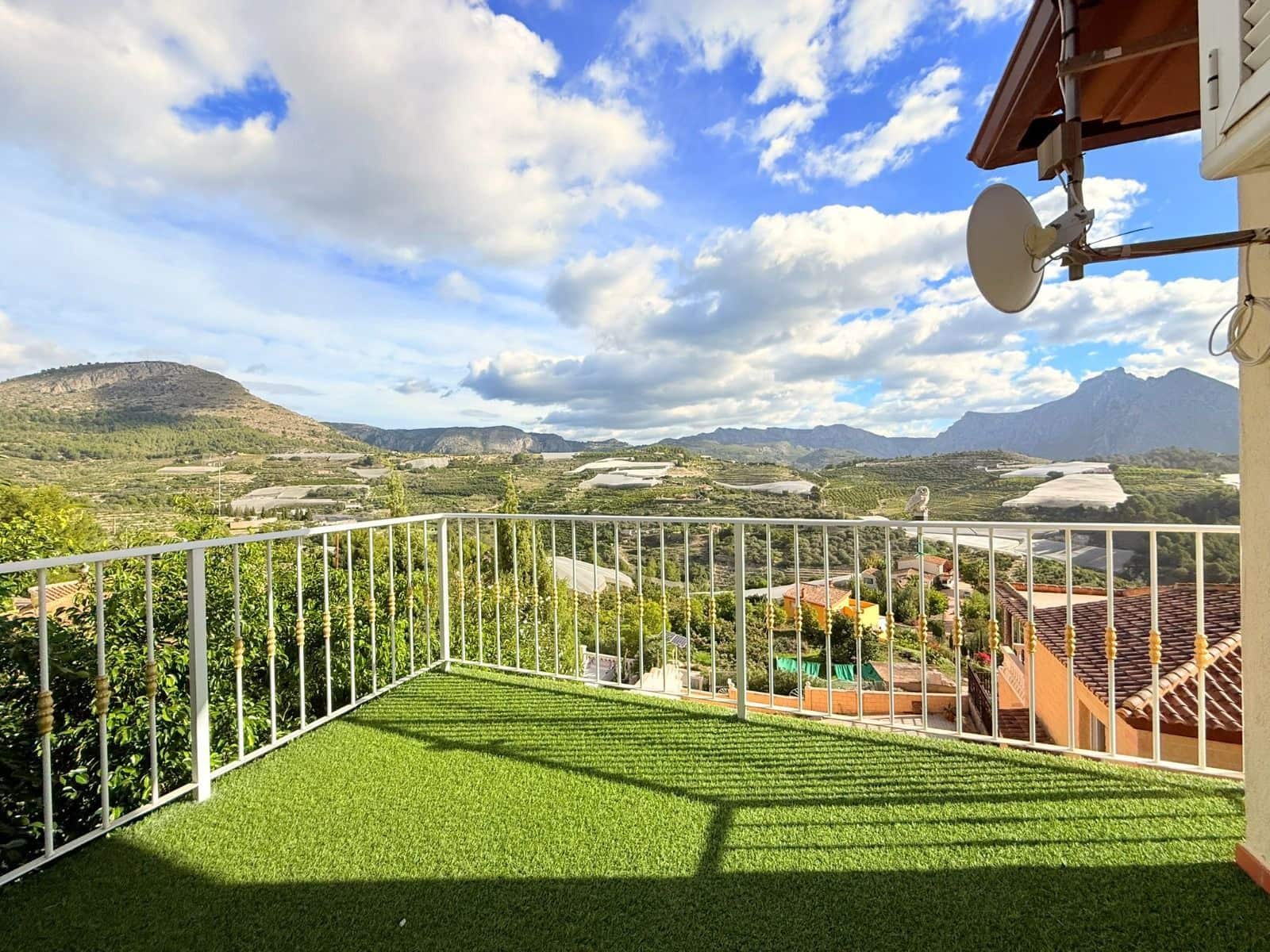 4 bedroom Villa for sale in Callosa d'En Sarria with pool garage - € 429,000 (Ref: 10145749)