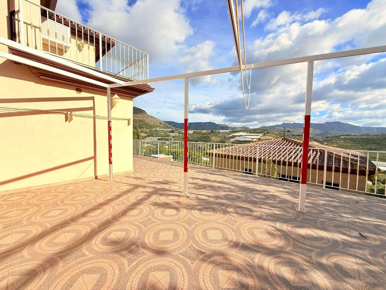 4 bedroom Villa for sale in Callosa d'En Sarria with pool garage - € 429,000 (Ref: 10145749)