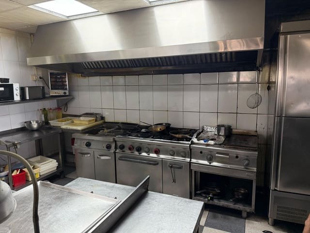 Restaurant/Bar til salgs i Mojácar - € 120 000 (Ref: 8918346)