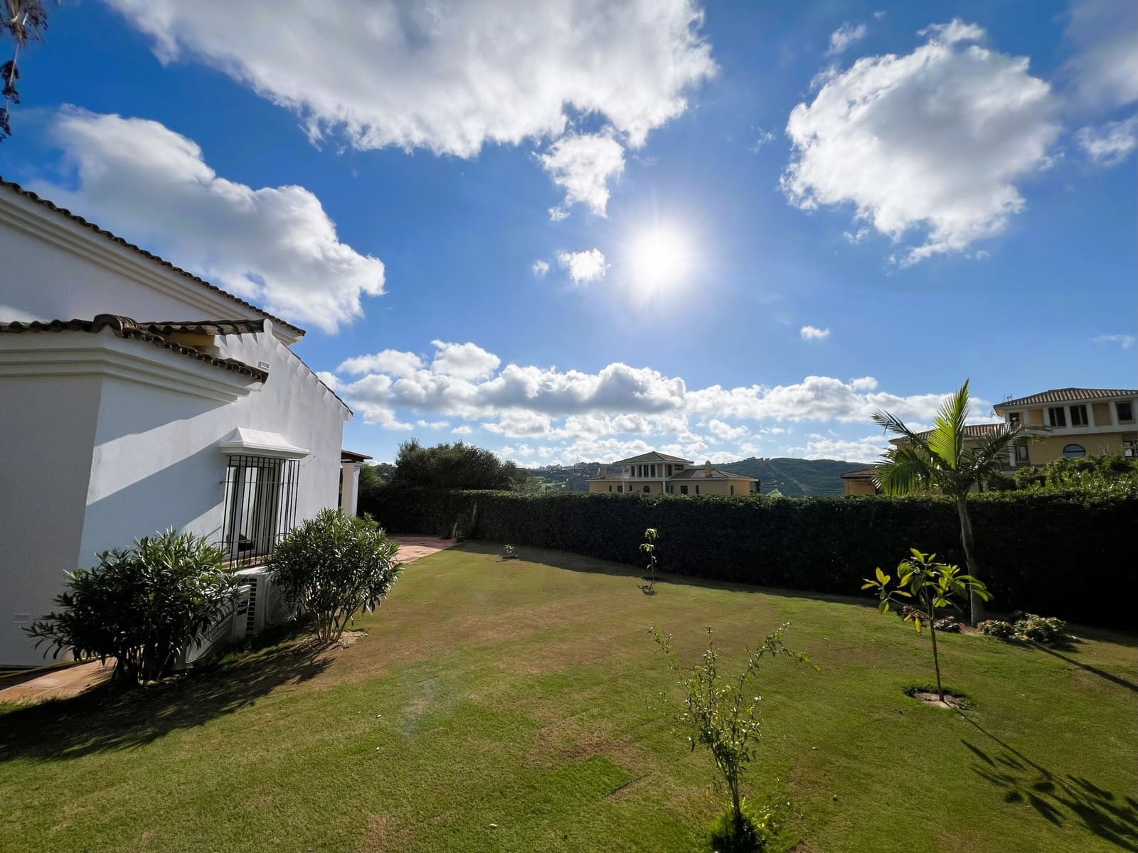 4 bedroom Villa for sale in Sotogrande with pool garage - € 1,700,000 (Ref: 10011093)