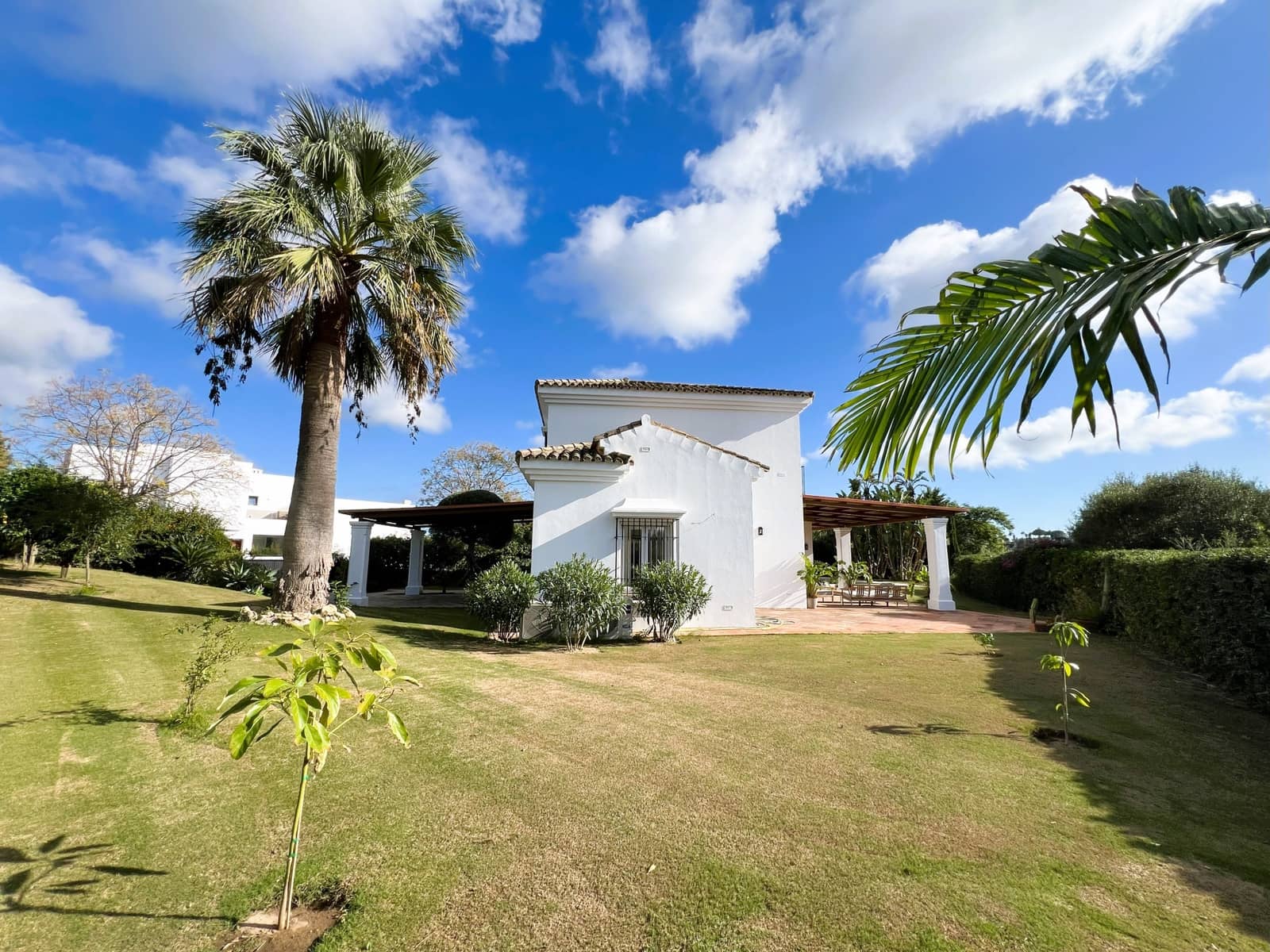 4 bedroom Villa for sale in Sotogrande with pool garage - € 1,700,000 (Ref: 10011093)