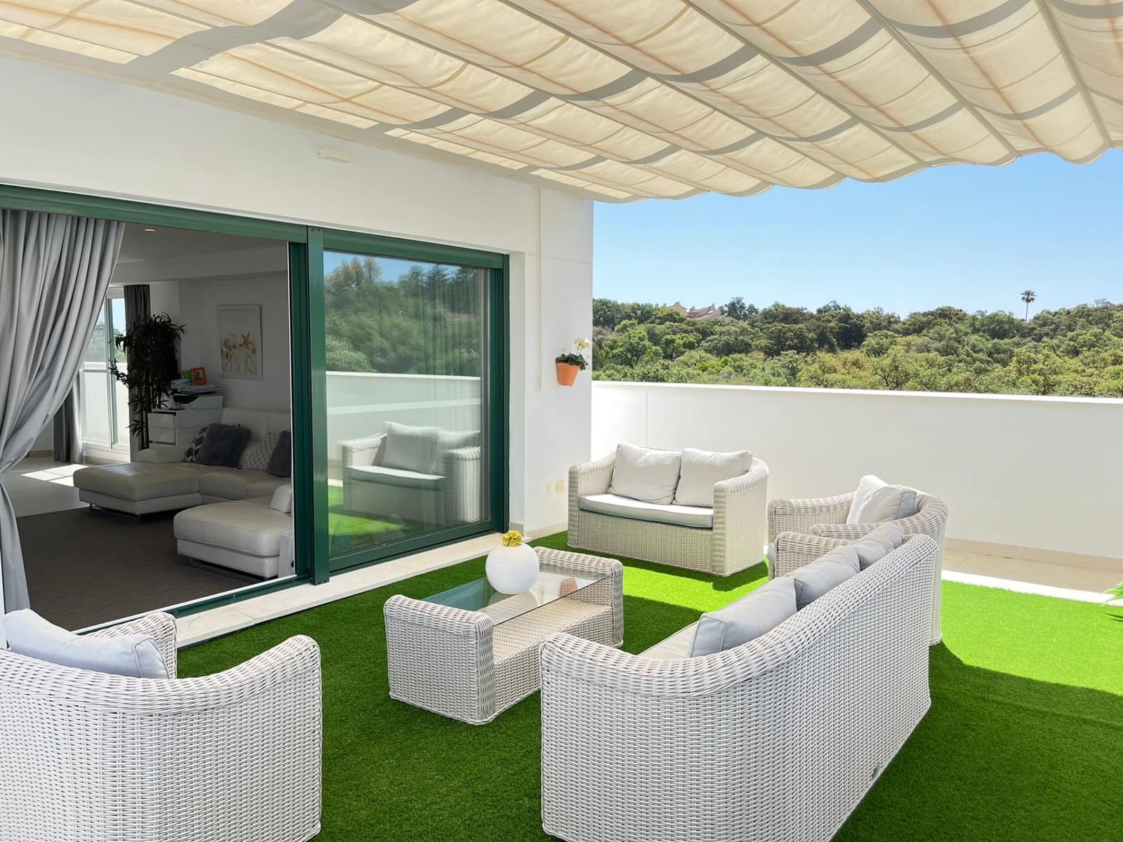 3 chambre Penthouse à vendre à Sotogrande avec piscine garage - 745 000 € (Ref: 10011094)