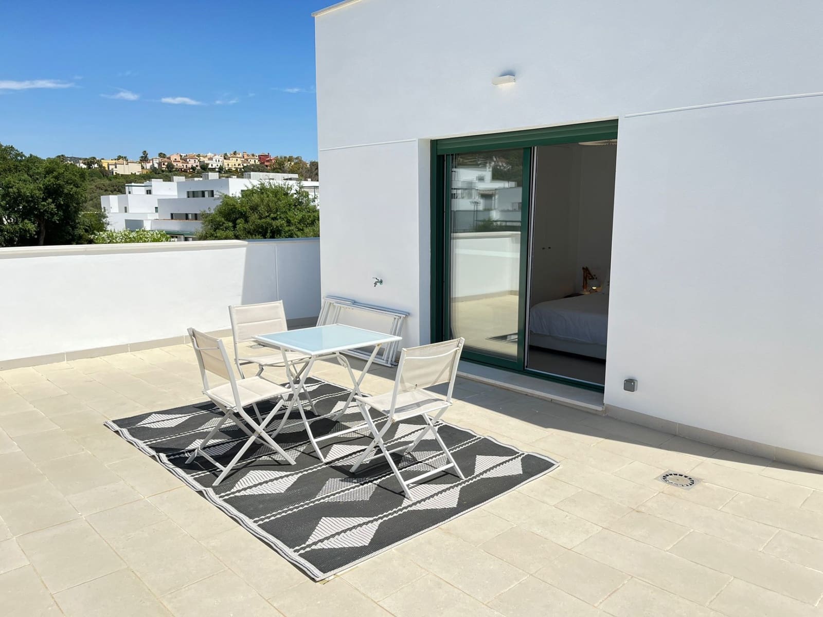 3 chambre Penthouse à vendre à Sotogrande avec piscine garage - 745 000 € (Ref: 10011094)