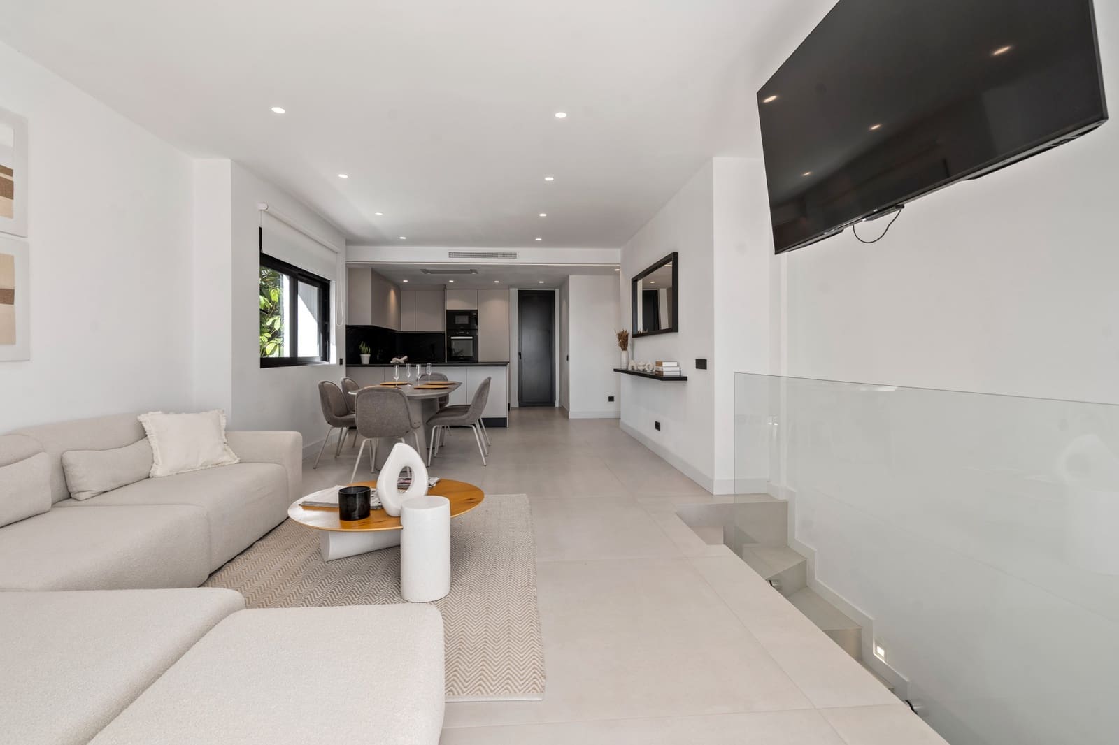 4 bedroom Apartment for sale in El Paraiso - € 915,000 (Ref: 10023665)