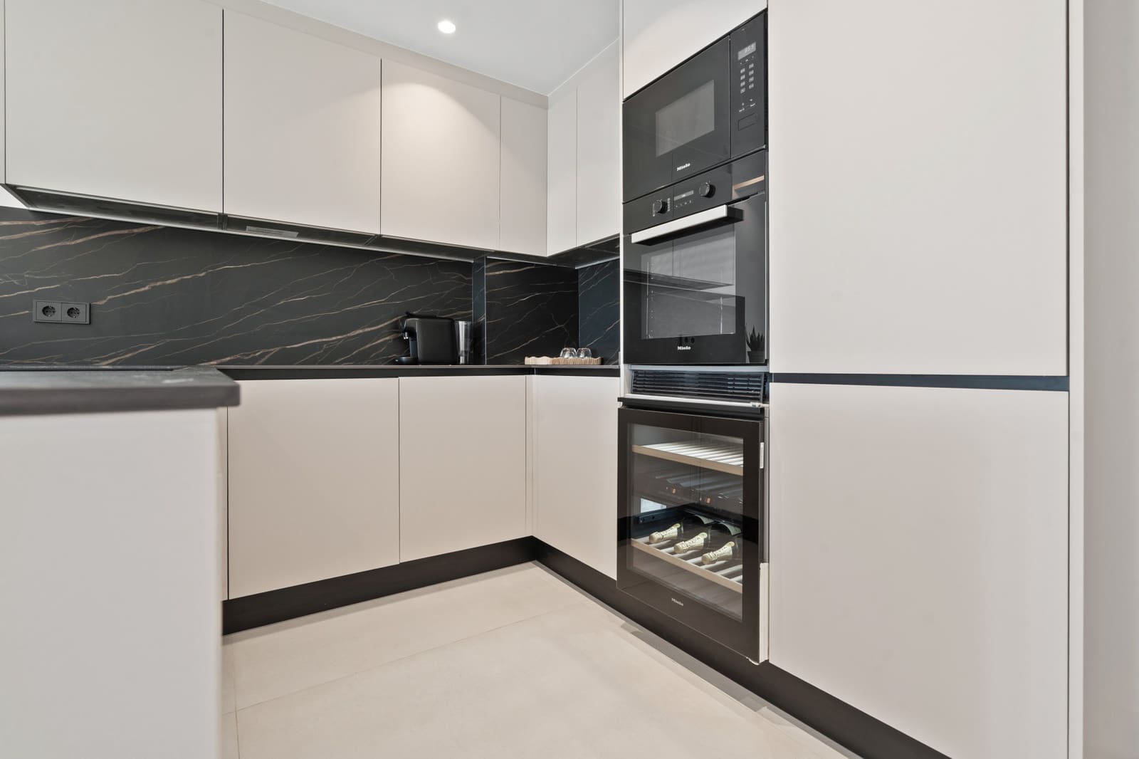 4 bedroom Apartment for sale in El Paraiso - € 915,000 (Ref: 10023665)