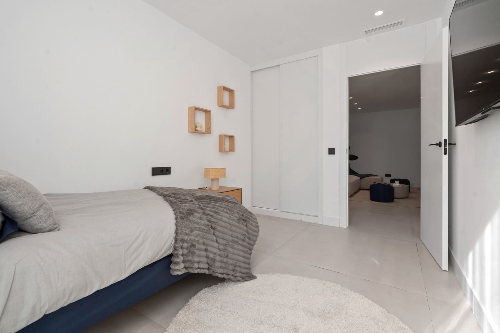 4 bedroom Apartment for sale in El Paraiso - € 915,000 (Ref: 10023665)