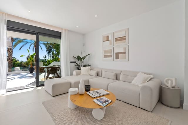 4 bedroom Apartment for sale in El Paraiso, Estepona - € 915,000 (Ref: 10023665)