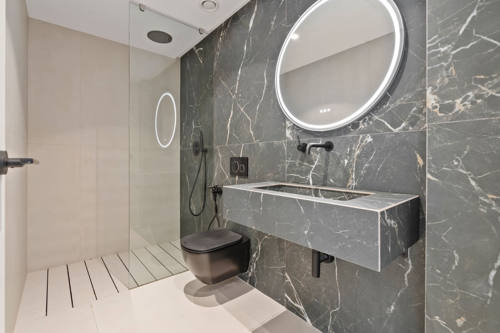 4 bedroom Apartment for sale in El Paraiso - € 915,000 (Ref: 10023665)