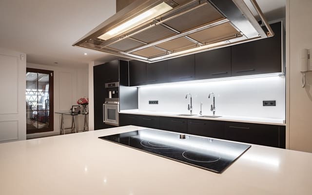 3 bedroom Apartment for sale in Benahavís with pool garage - € 795,000 (Ref: 9043828)