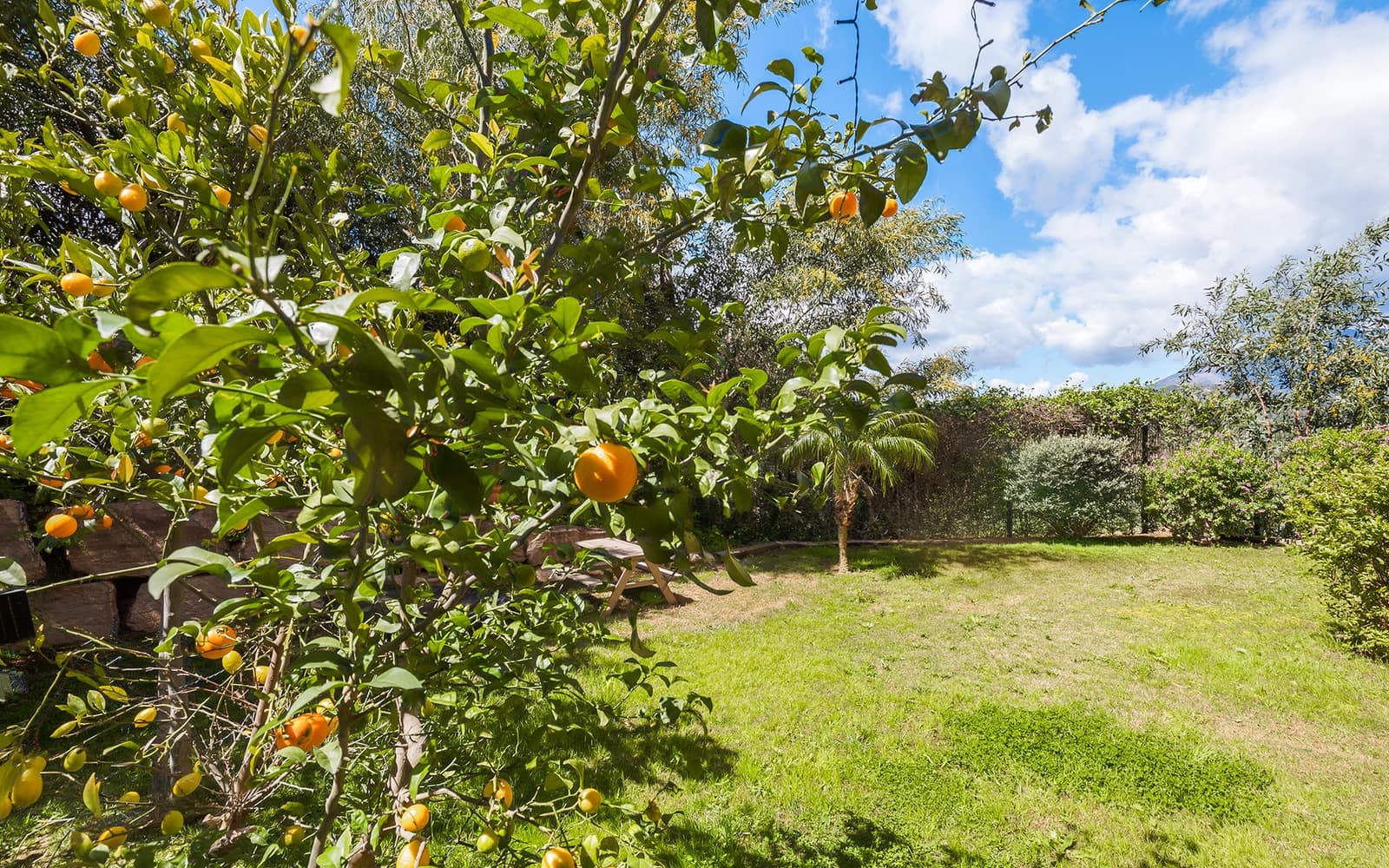 3 bedroom Apartment for sale in Benahavis with pool garage - € 795,000 (Ref: 9043828)