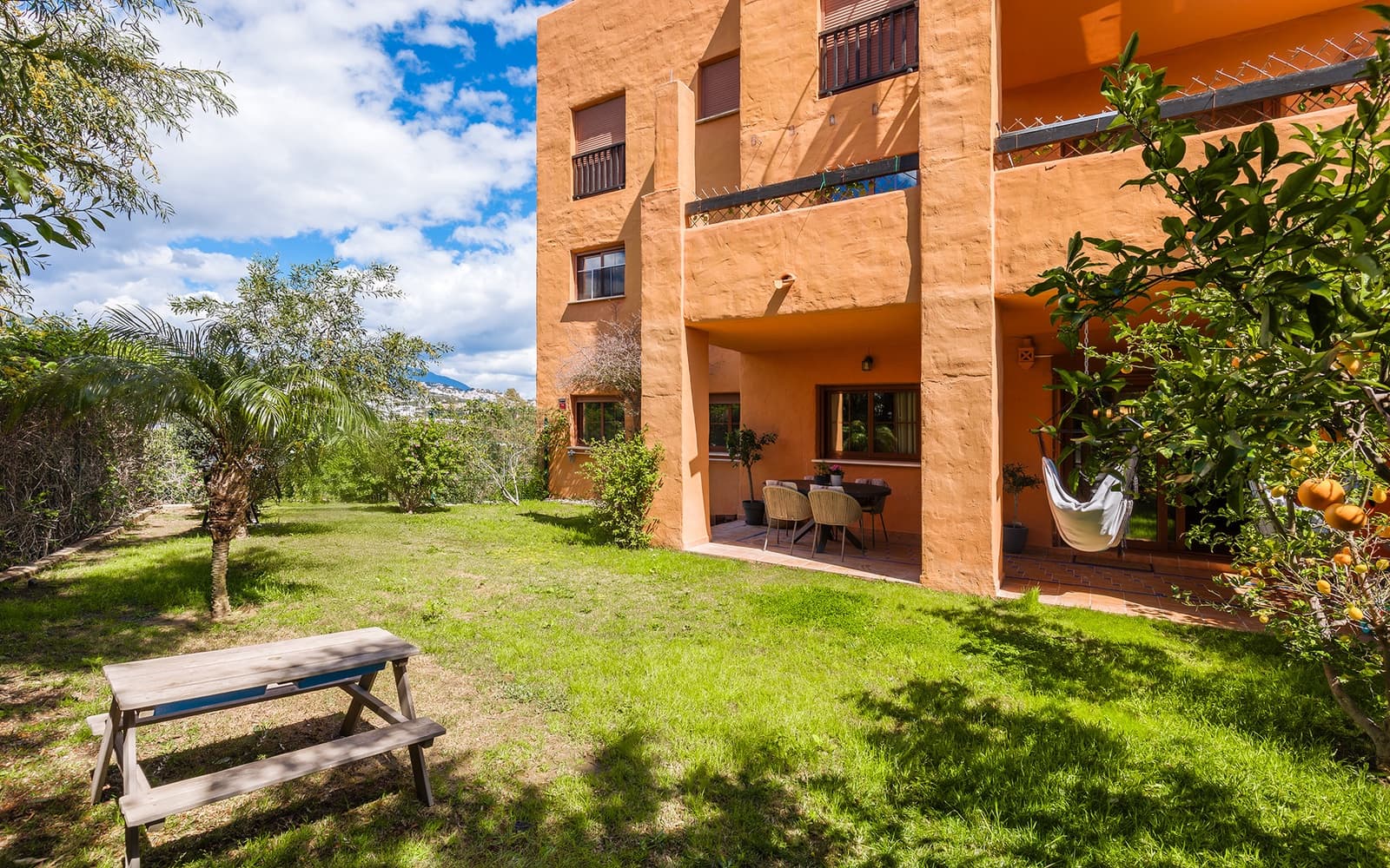 3 bedroom Apartment for sale in Benahavis with pool garage - € 795,000 (Ref: 9043828)