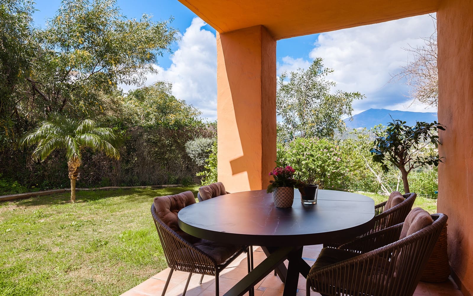 3 bedroom Apartment for sale in Benahavis with pool garage - € 795,000 (Ref: 9043828)