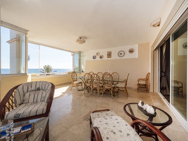 2 soveværelse Lejlighed til salg i Puerto Banus, Marbella med swimmingpool garage - € 1.575.000 (Ref: 9126642)
