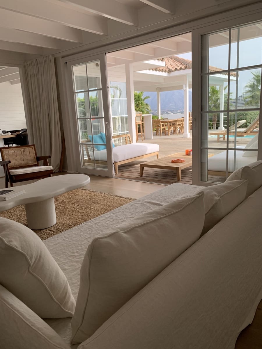 4 bedroom Villa for sale in Benahavis with pool garage - € 1,850,000 (Ref: 9132115)