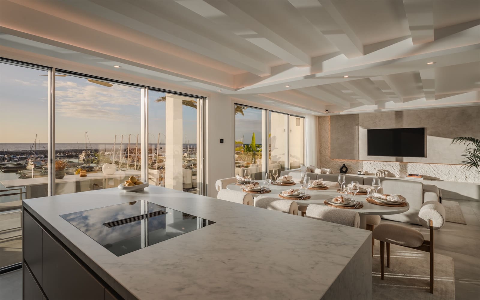 Ático de 4 habitaciones en Puerto Banus en venta - 3.750.000 € (Ref: 9141454)
