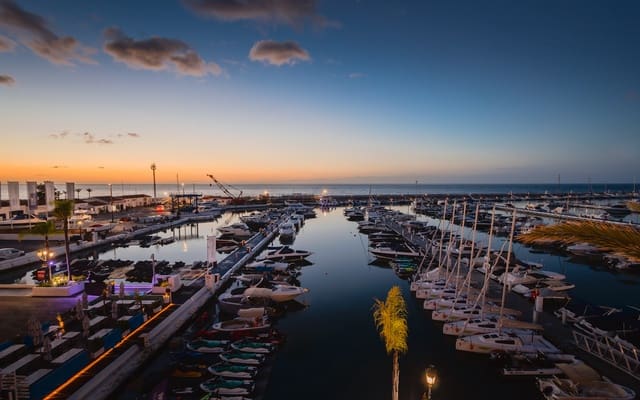 4 soveværelse Penthouse til salg i Puerto Banus, Marbella - € 3.750.000 (Ref: 9141454)