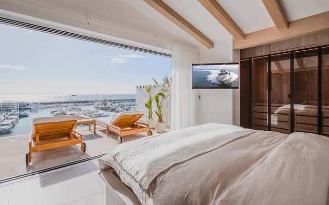 4 soveværelse Penthouse til salg i Puerto Banus, Marbella - € 3.750.000 (Ref: 9141454)