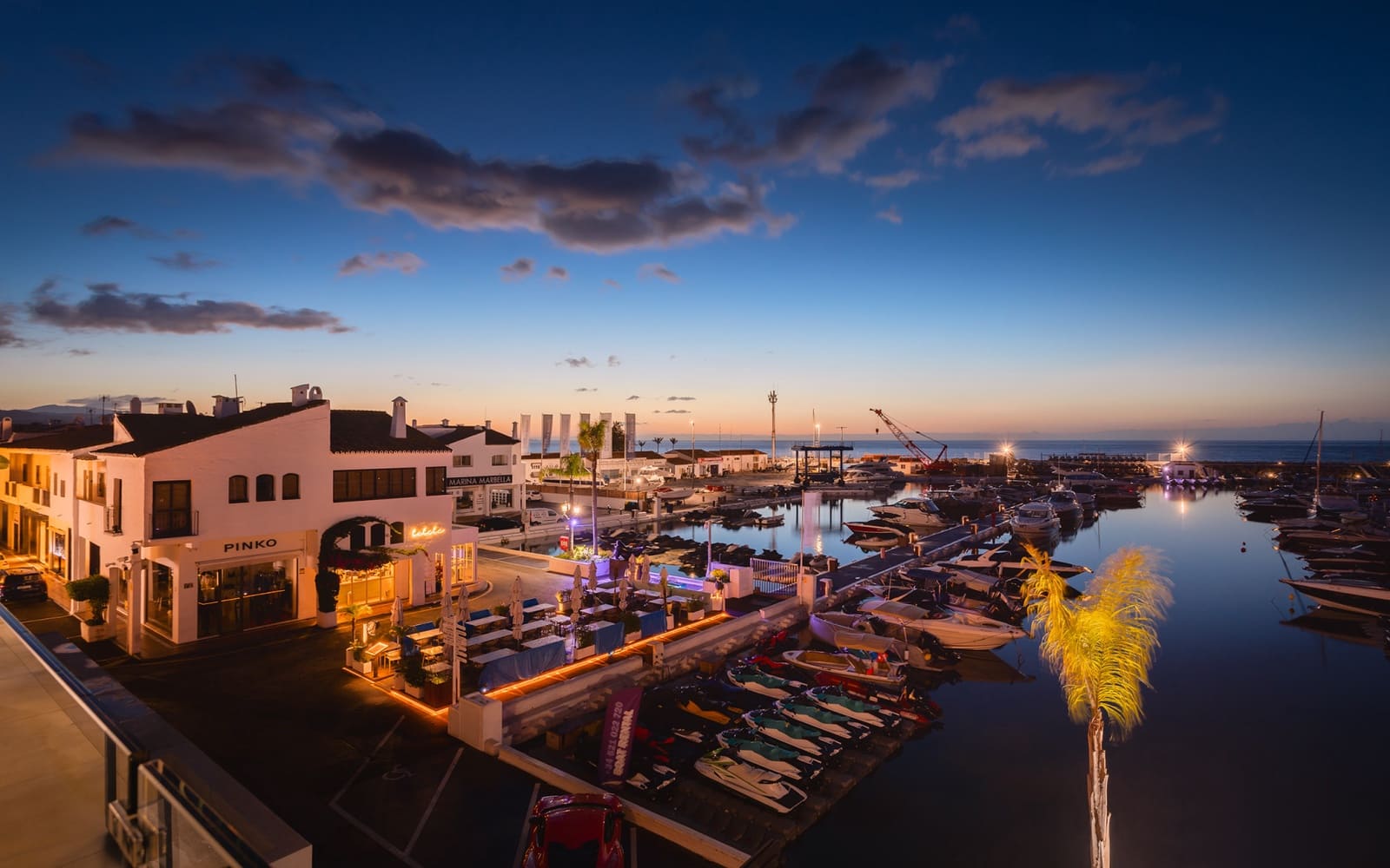 Ático de 4 habitaciones en Puerto Banus en venta - 3.750.000 € (Ref: 9141454)
