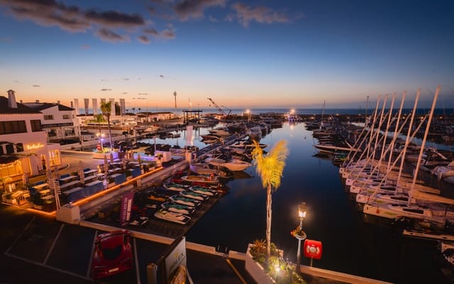 4 soveværelse Penthouse til salg i Puerto Banus, Marbella - € 3.750.000 (Ref: 9141454)