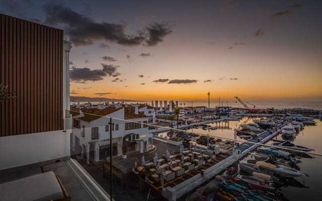 4 soveværelse Penthouse til salg i Puerto Banus, Marbella - € 3.750.000 (Ref: 9141454)