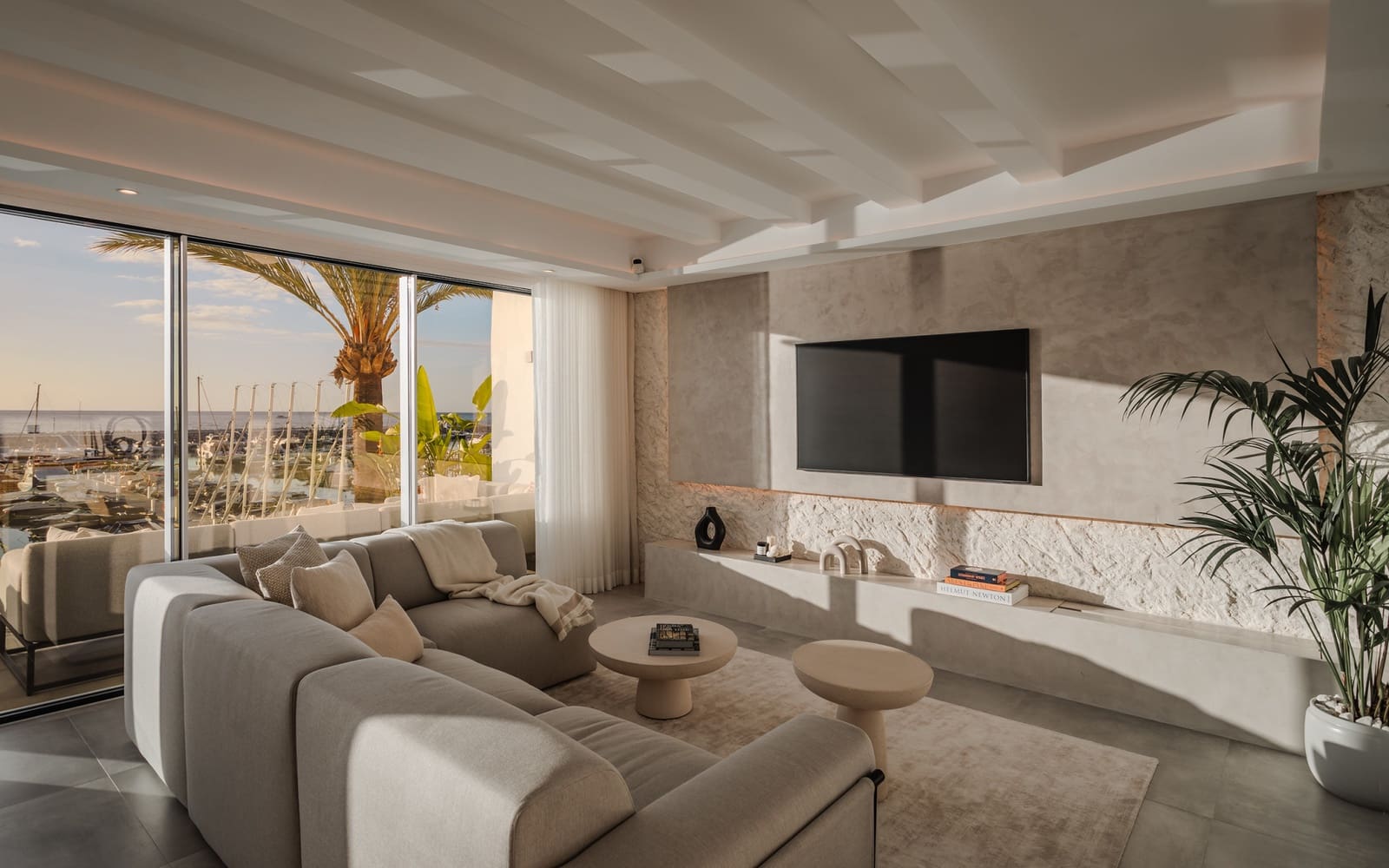 Ático de 4 habitaciones en Puerto Banus en venta - 3.750.000 € (Ref: 9141454)