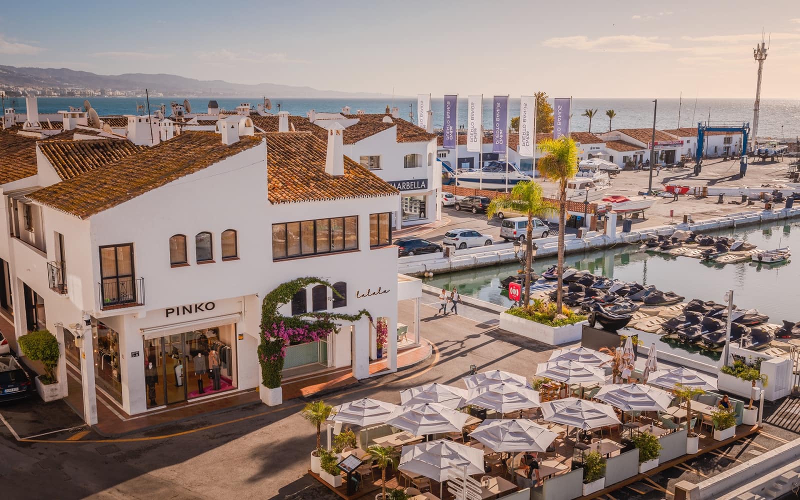 Ático de 4 habitaciones en Puerto Banus en venta - 3.750.000 € (Ref: 9141454)