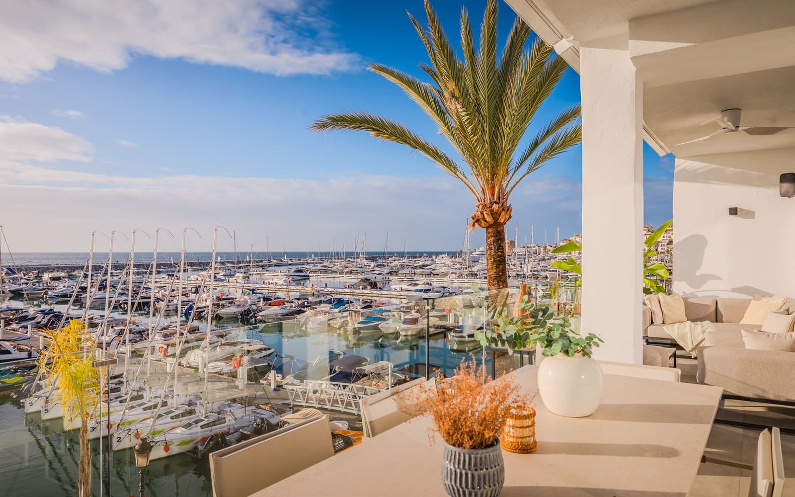 Ático de 4 habitaciones en Puerto Banus en venta - 3.750.000 € (Ref: 9141454)