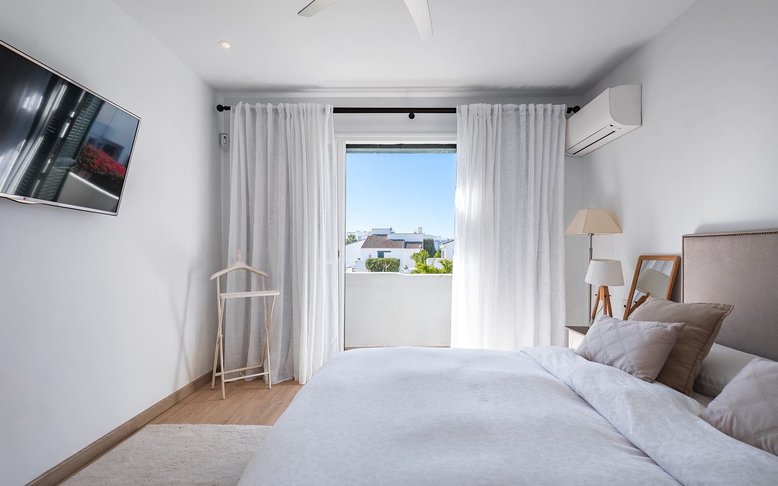 3 soveværelse Byhus til salg i San Pedro de Alcantara med swimmingpool garage - € 1.499.900 (Ref: 9142697)